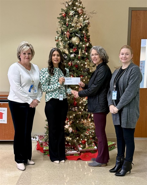 DSS Christmas program with Star Communication.jpg